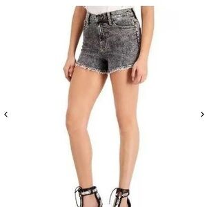 Kendall & Kylie High Rise Acid Wash Jean Shorts/Size 5/2…